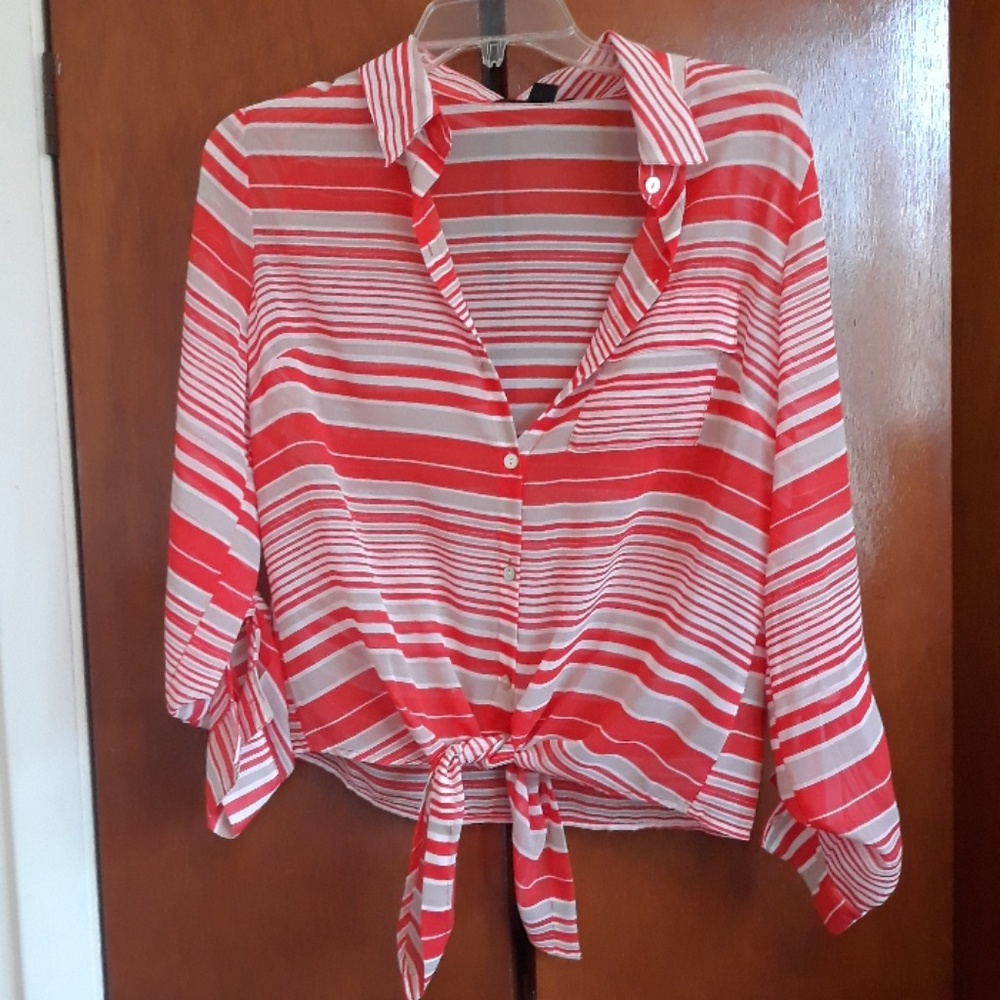 Forever 21 button down shirt size m